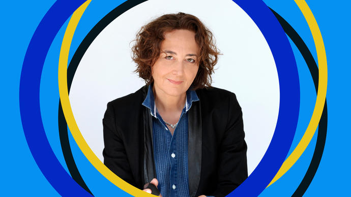 Photo of conductor Nathalie Stutzmann