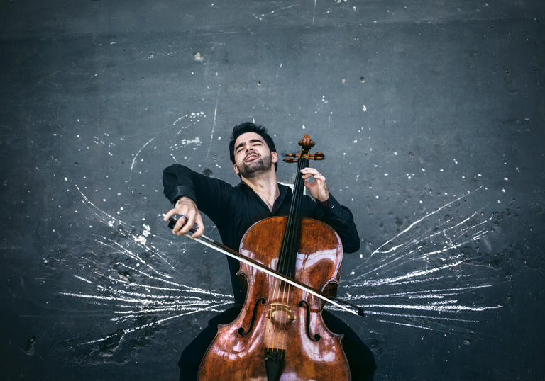 Pablo Ferrandez playing cello