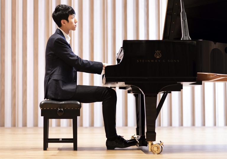 Pianist Eric Lu