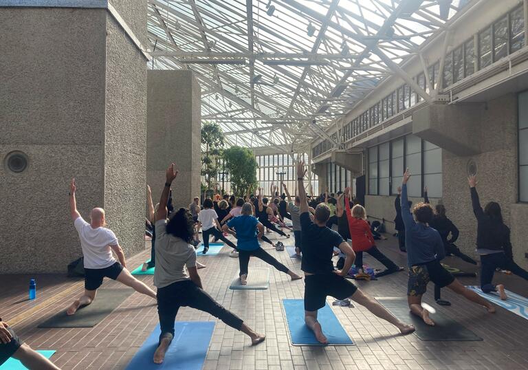 Rooftop Yoga in London [complete with all info]