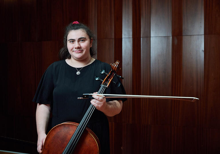 Ellen Baumring-Gledhill holding cello