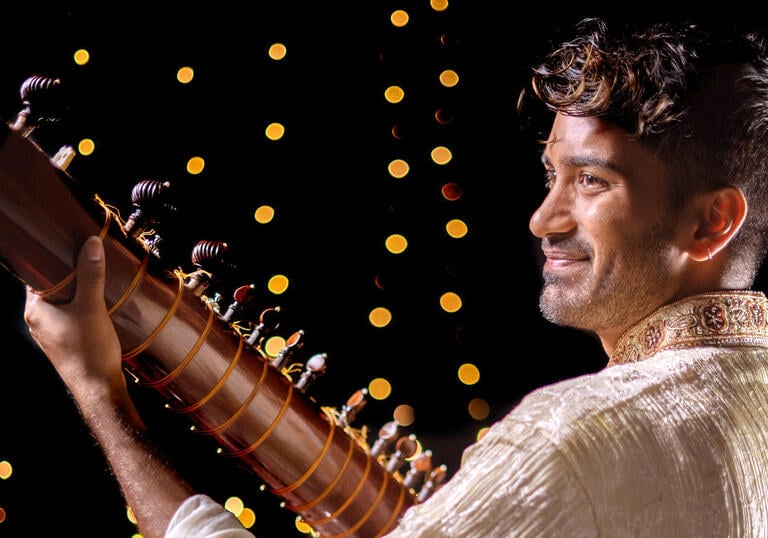 Akash Parekar playing the sitar