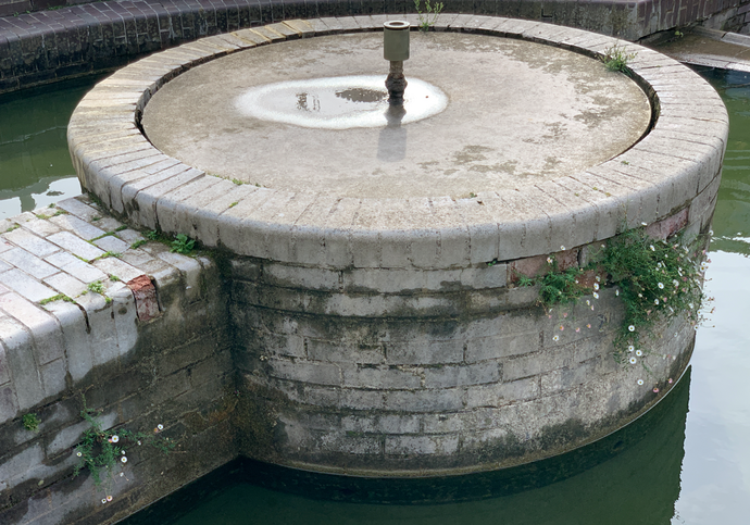 A fountain on the Lakeside, not working, looking a bit shabby