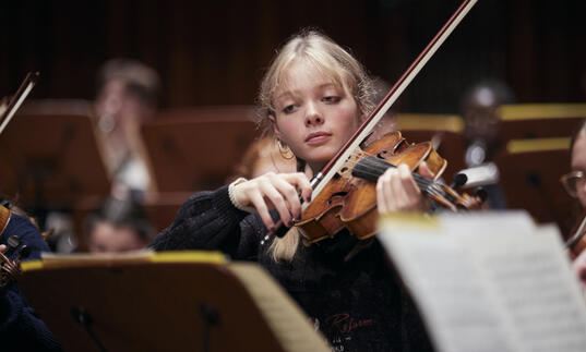 Junior Guildhall violin player